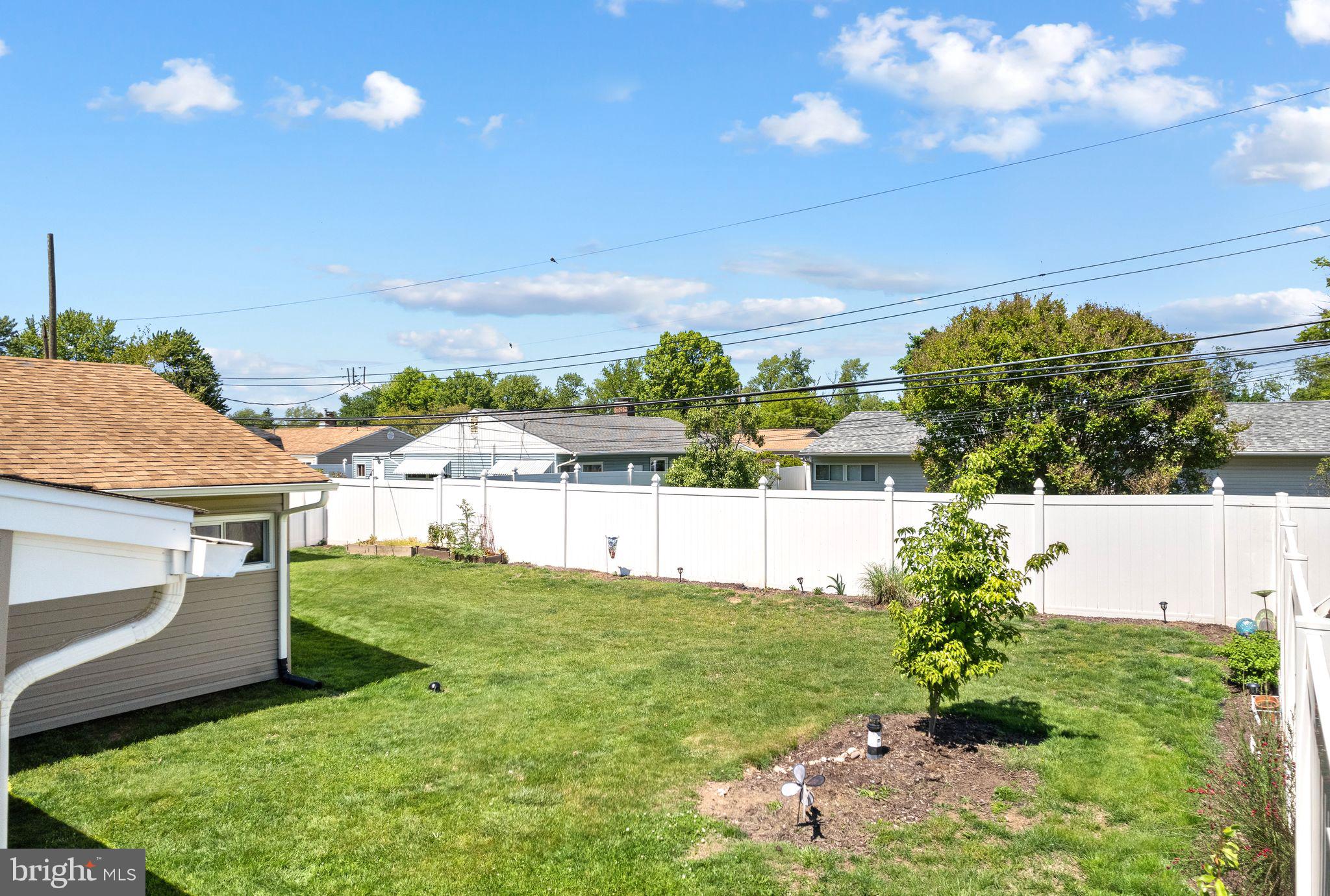 LEVITTOWN - Residential