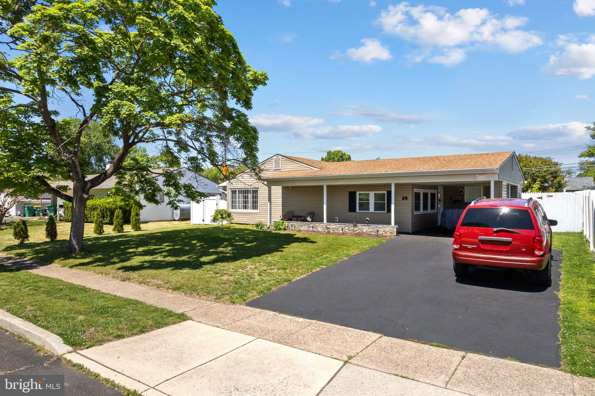 LEVITTOWN - Residential