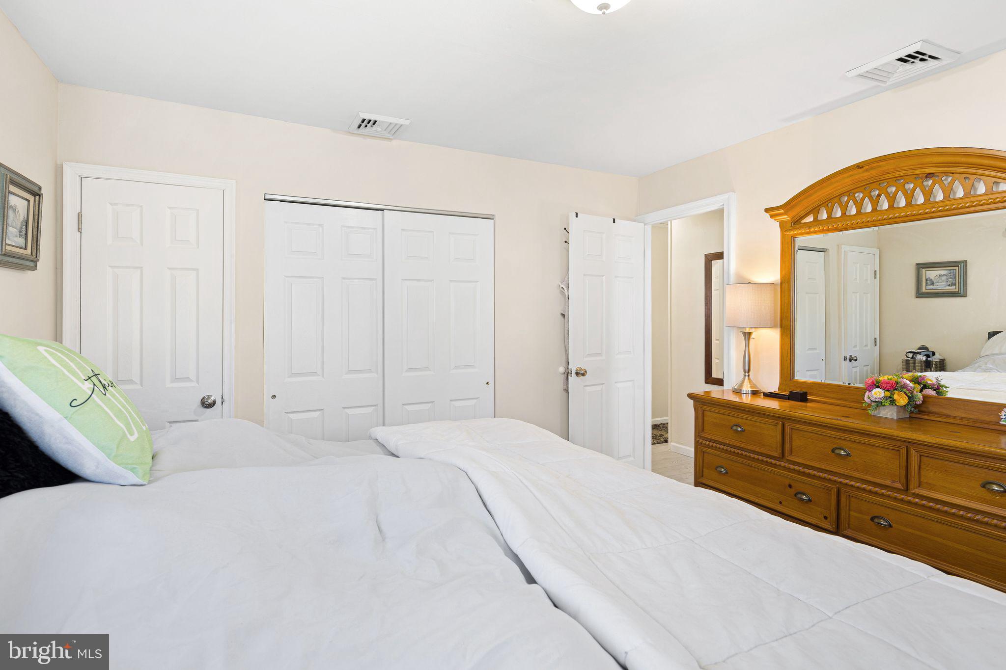 LEVITTOWN - Residential