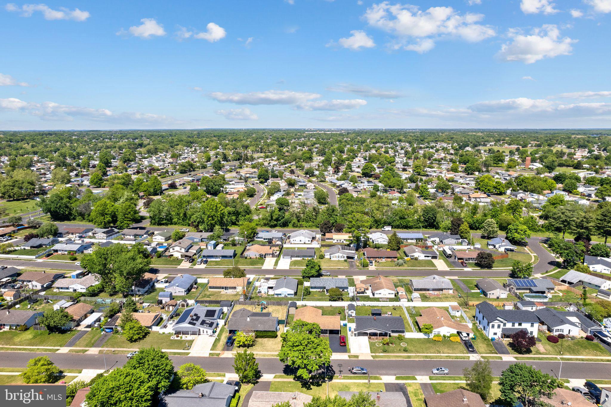 LEVITTOWN - Residential