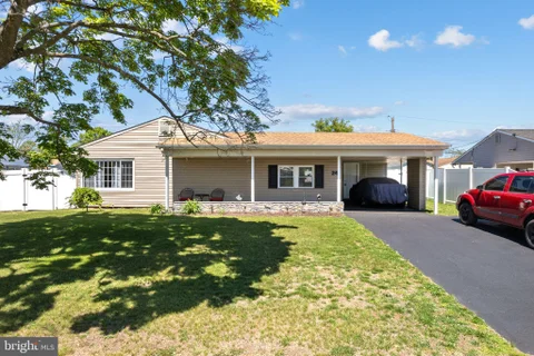 24 Garden Lane, Levittown, PA 19055 - #: PABU2121584