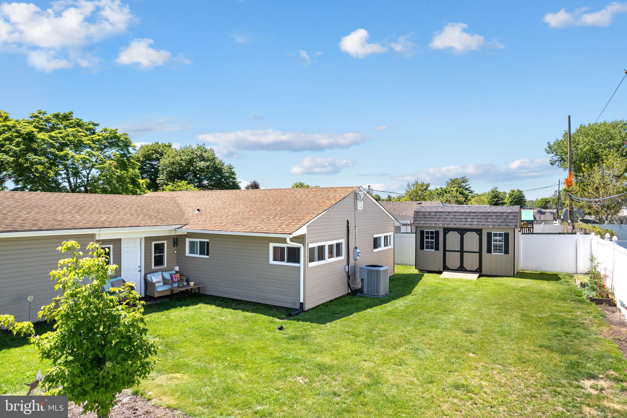 LEVITTOWN - Residential