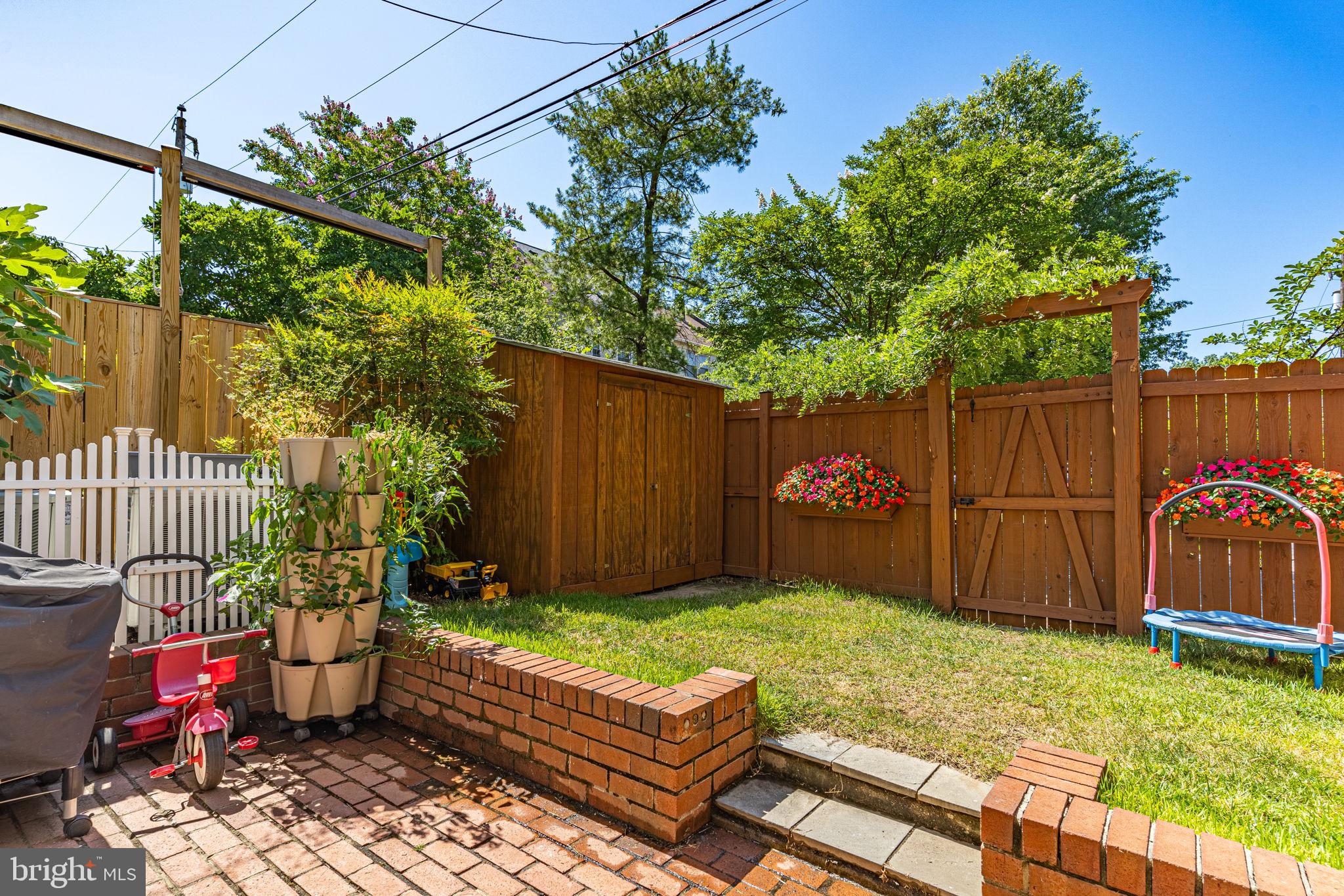 HUNTING CREEK - Residential Lease