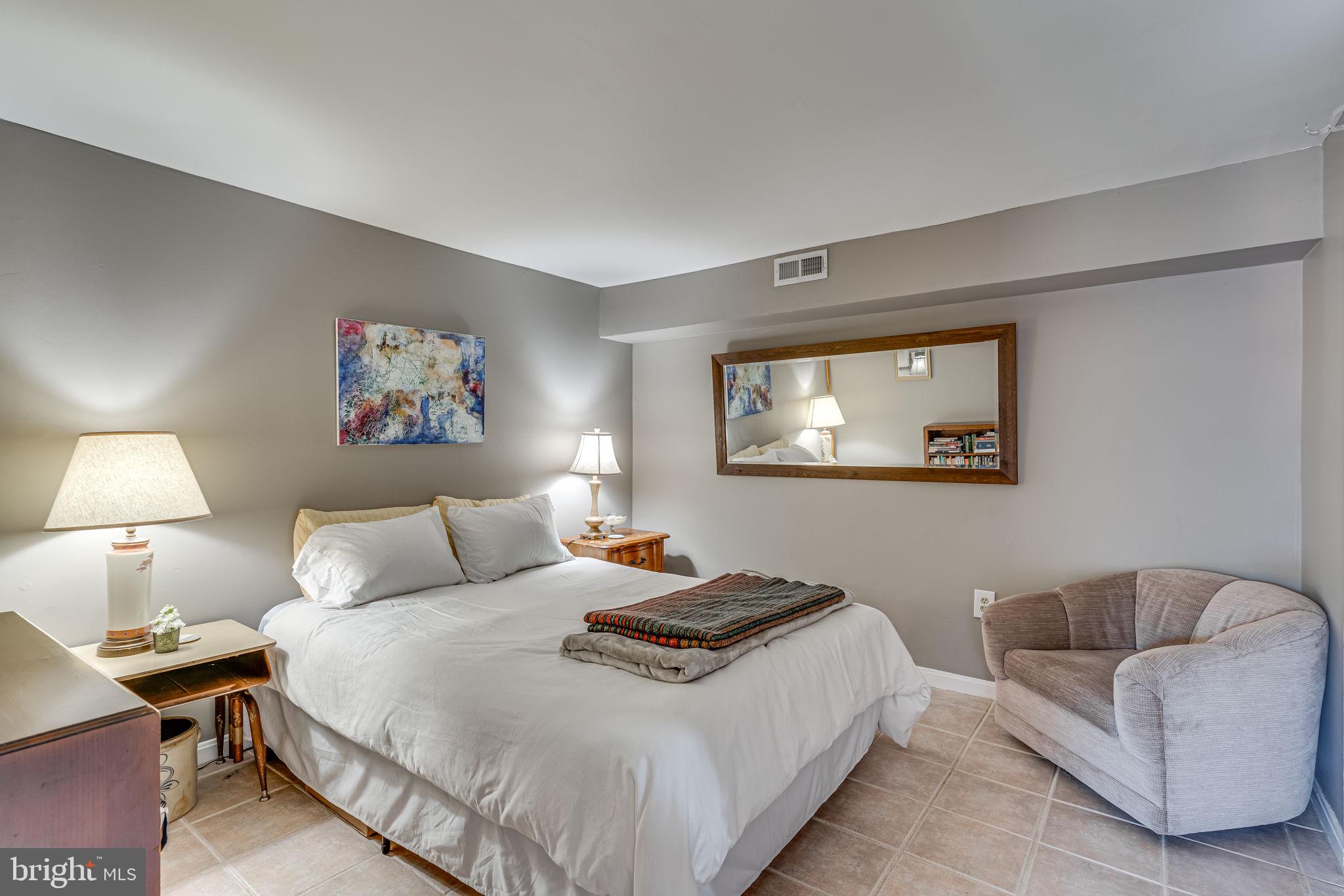 HUNTING CREEK - Residential Lease