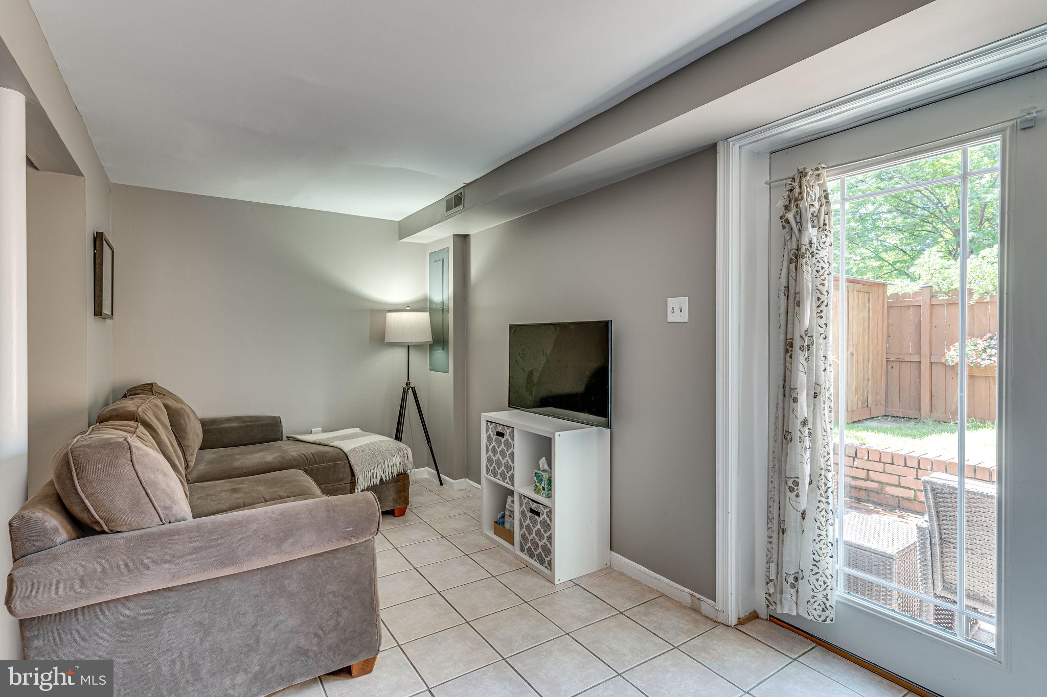 HUNTING CREEK - Residential Lease