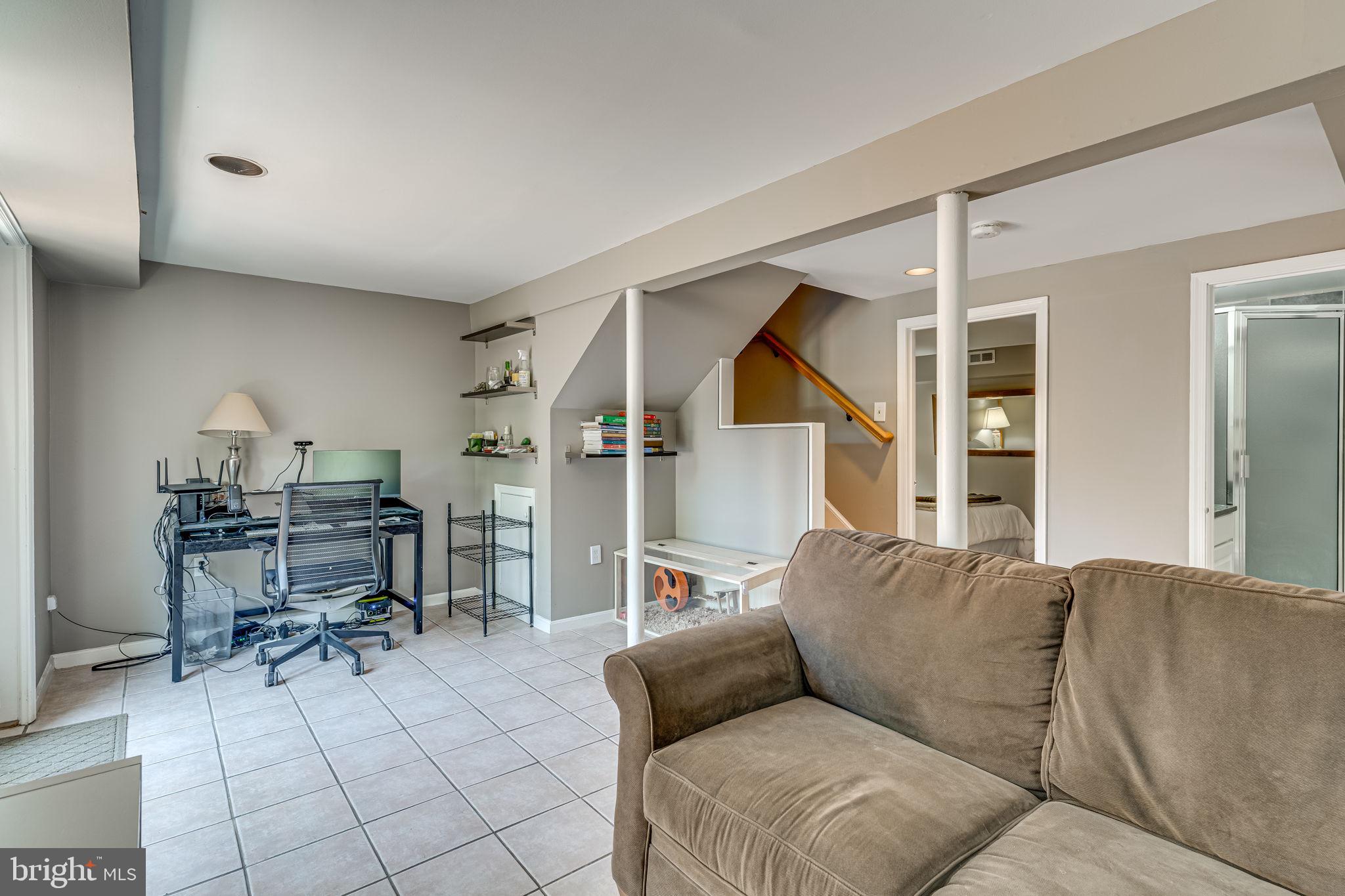 HUNTING CREEK - Residential Lease