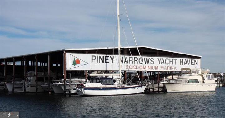 PINEY NARROWS - Residential