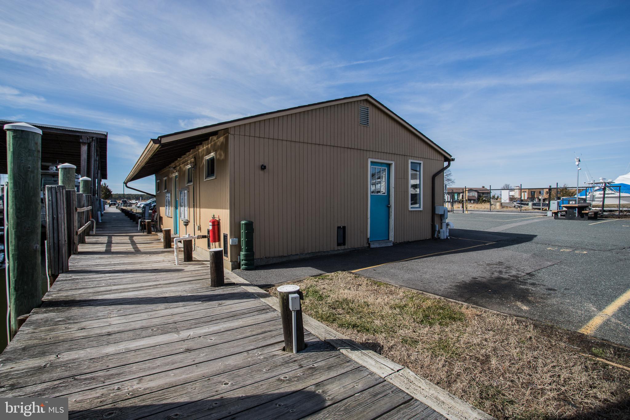 PINEY NARROWS - Residential