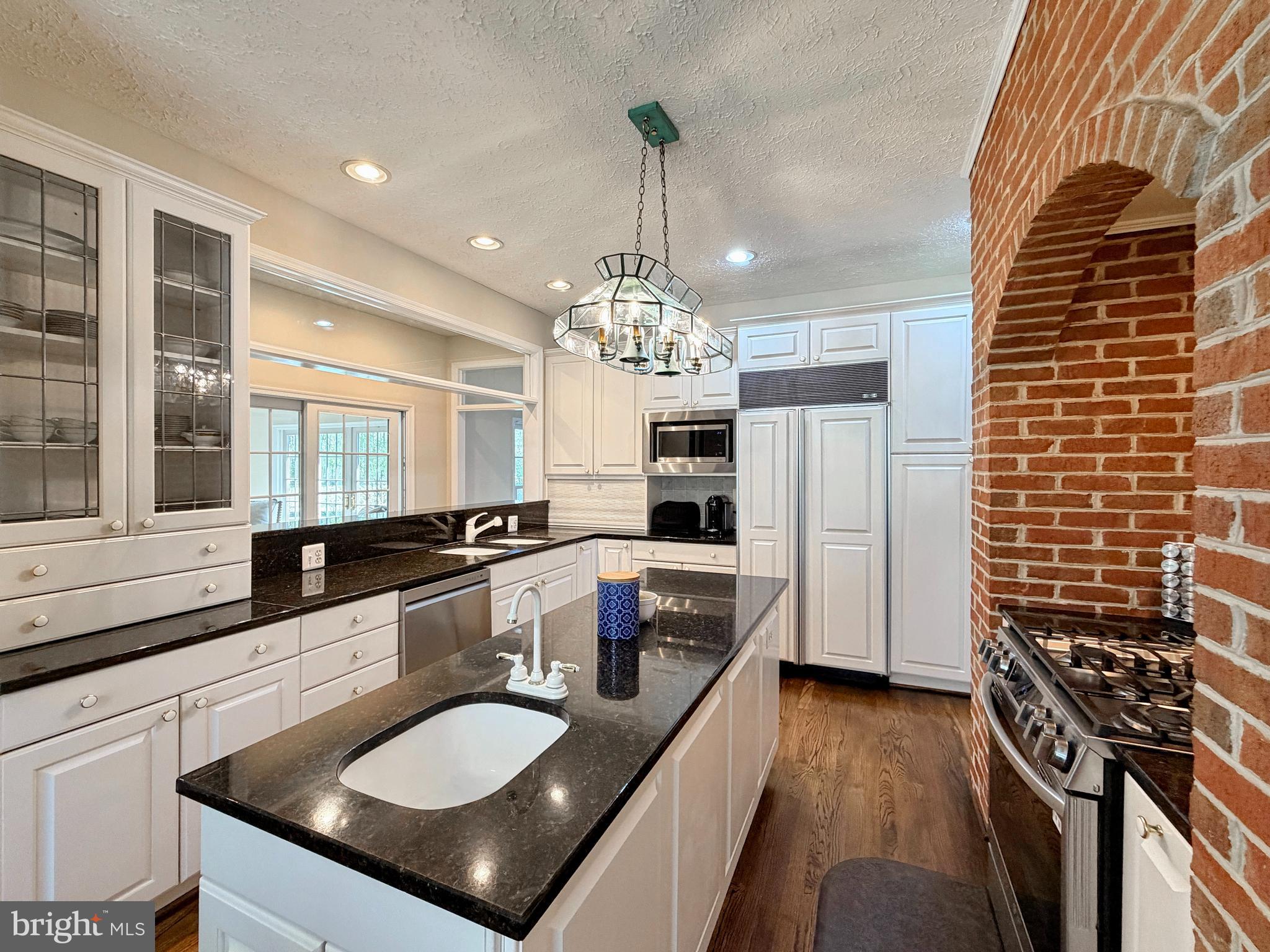15119 BEACON HILL CIRCLE