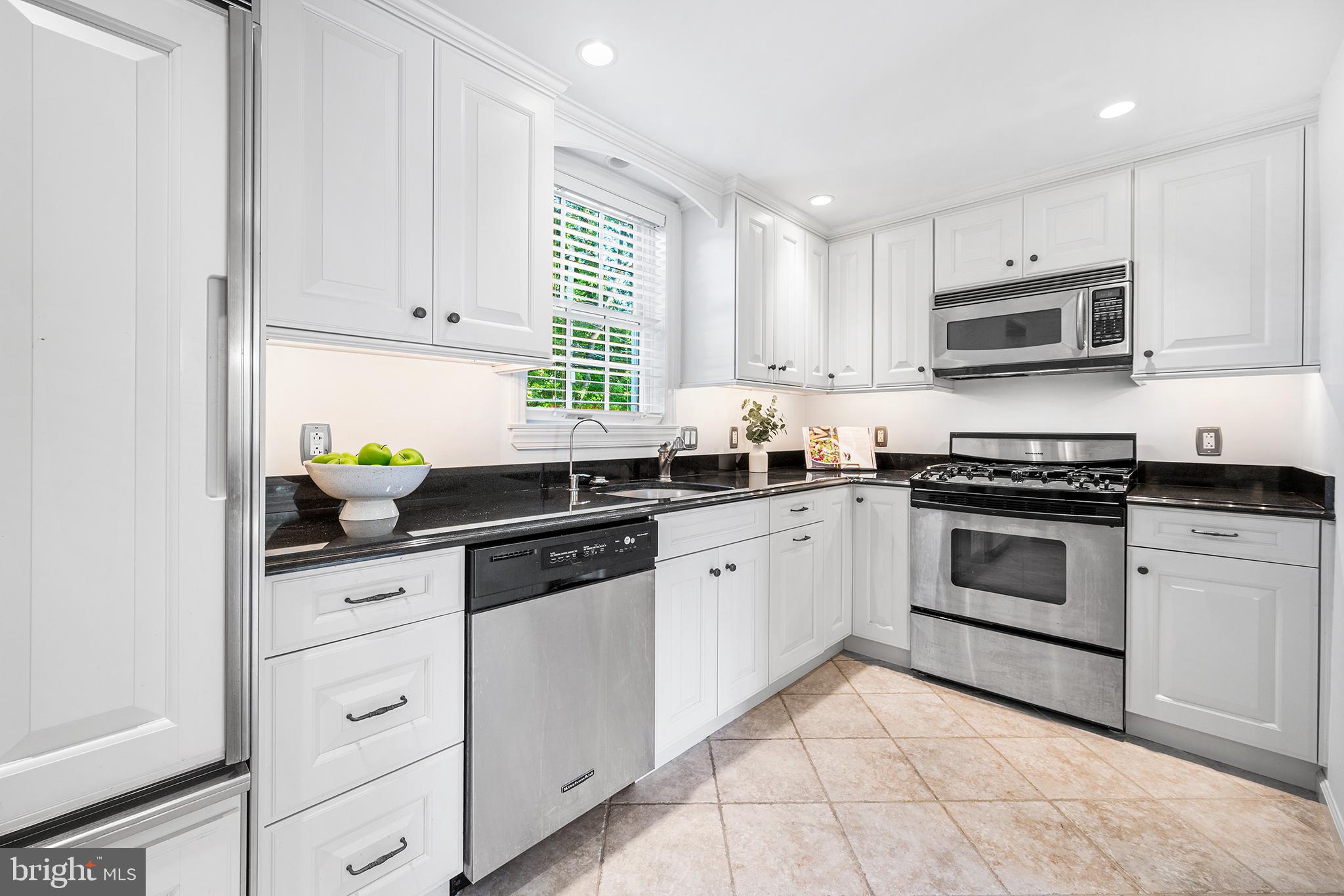 1120 MAPLECREST CIRCLE