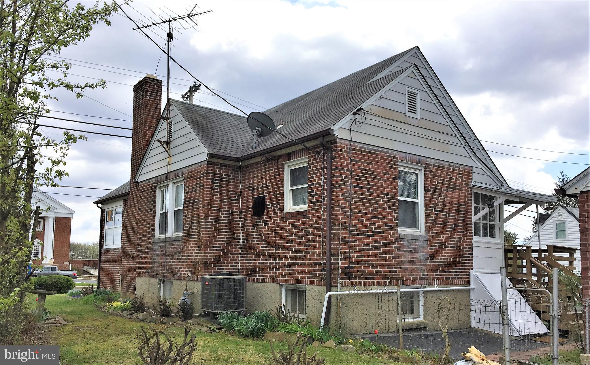 PERRY HALL - Residential Lease