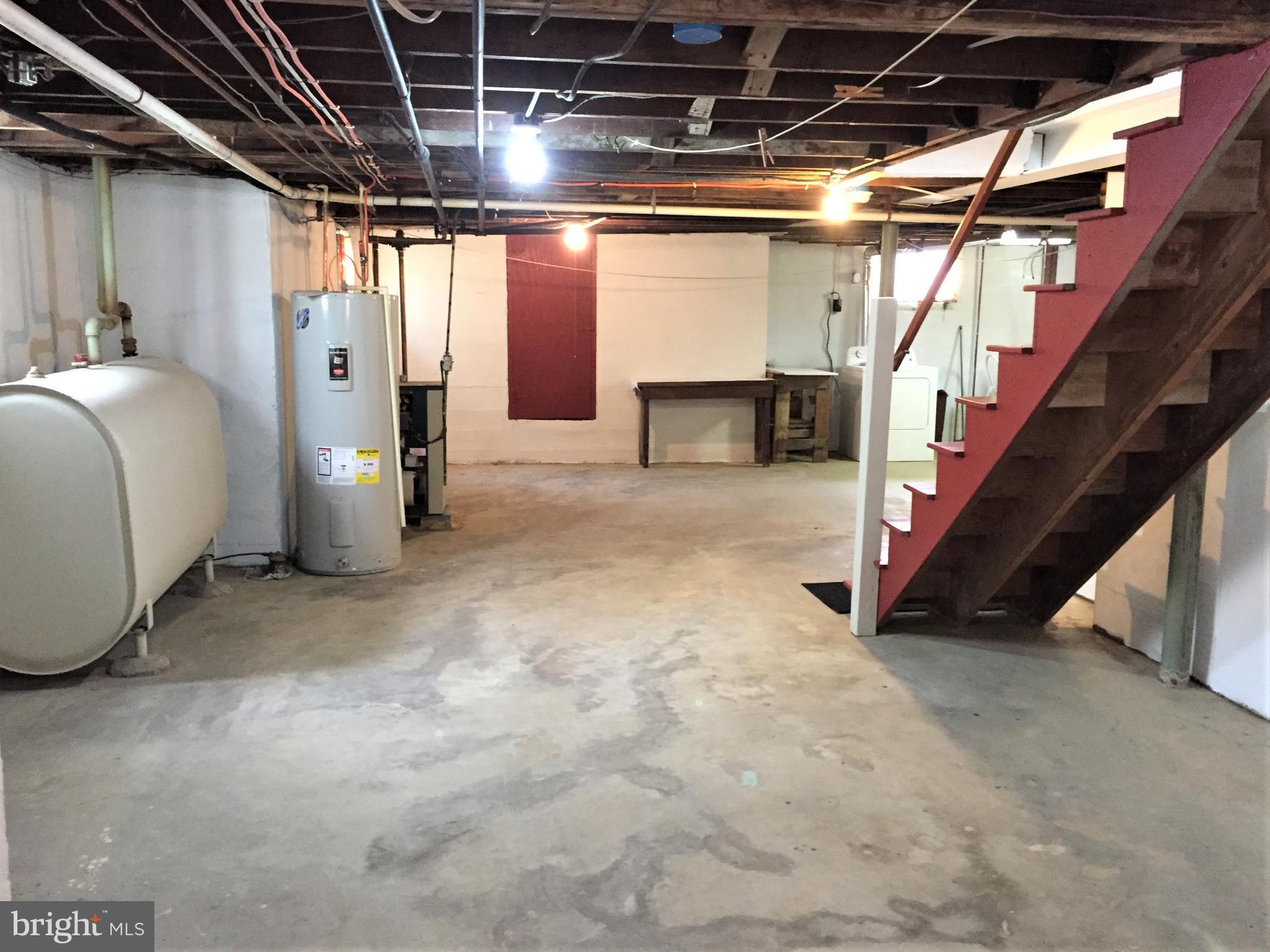 PERRY HALL - Residential Lease