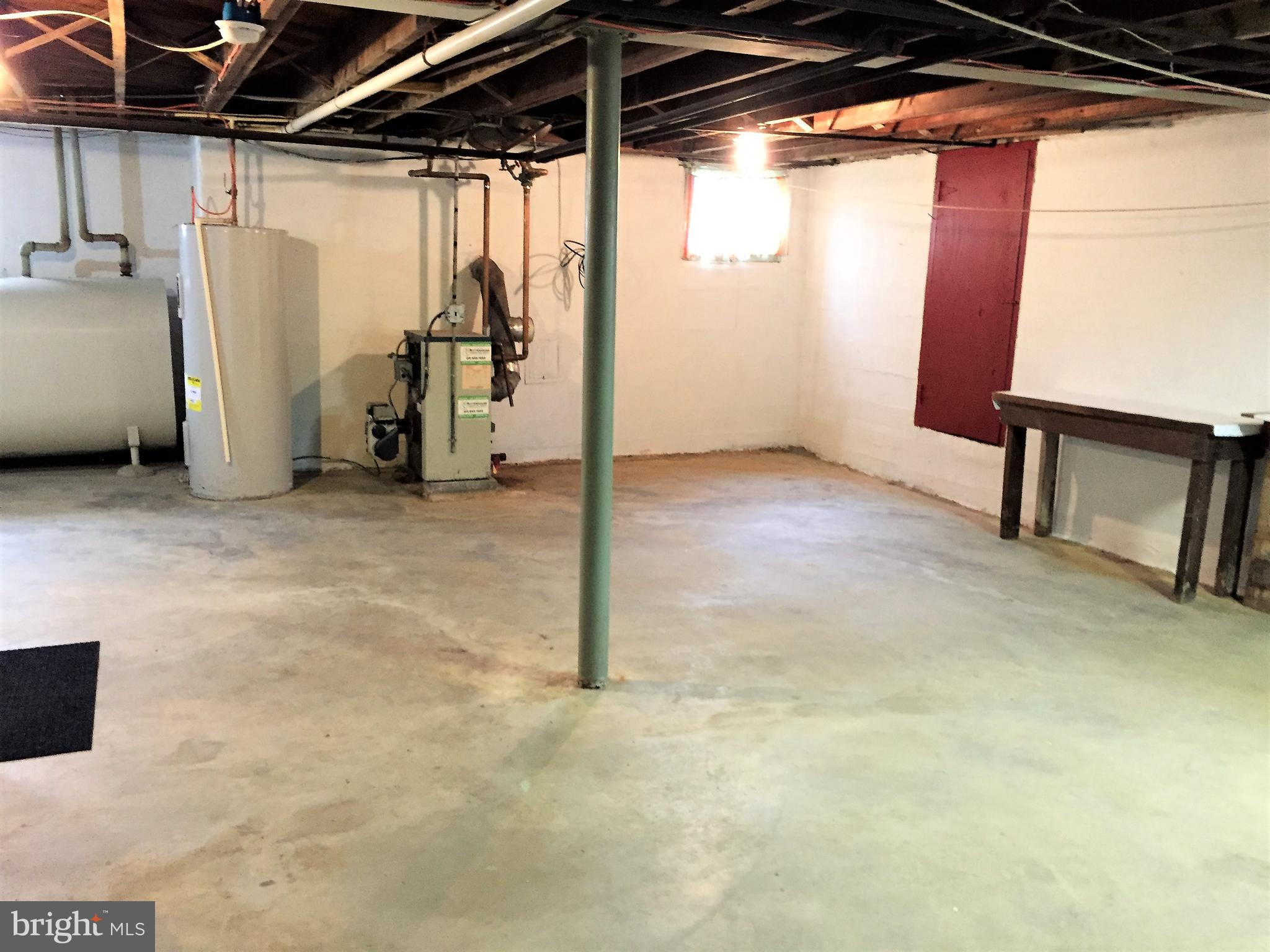 PERRY HALL - Residential Lease