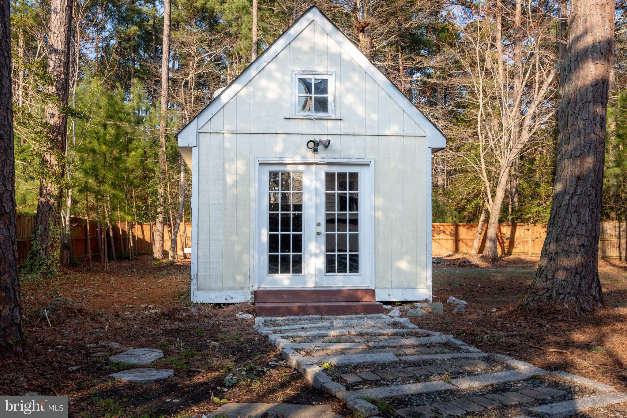 TALL PINES - Residential