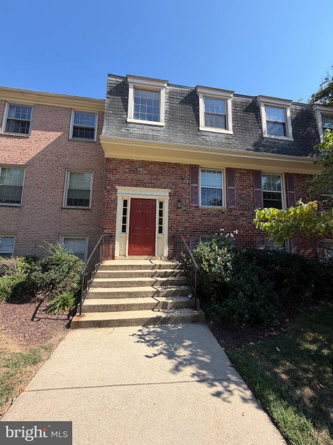Condo For Sale - 6022 Westchester Drive #301<br/> COLLEGE PARK, MD 20740