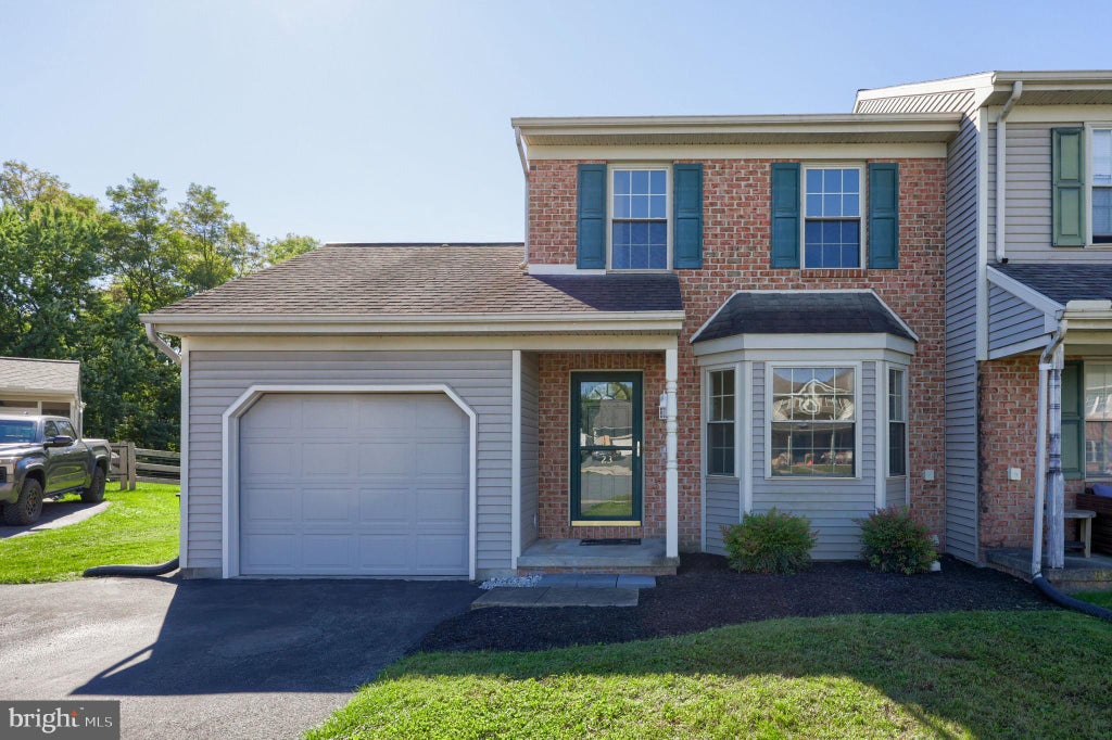 Photo of 23 Windemere Court, ELIZABETHTOWN, PA 17022 (MLS # PALA2096890)