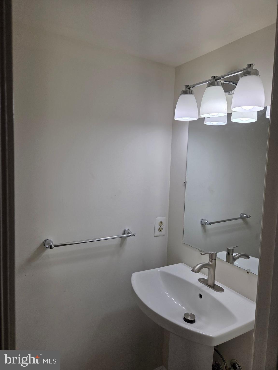 ELLICOTT MEADOWS - Residential Lease