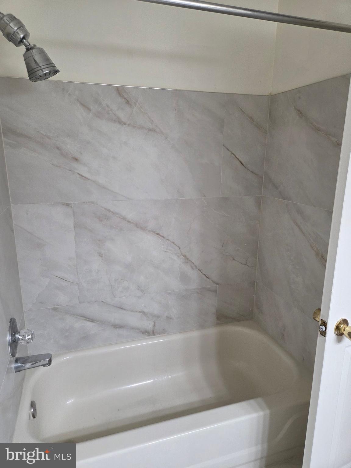 ELLICOTT MEADOWS - Residential Lease