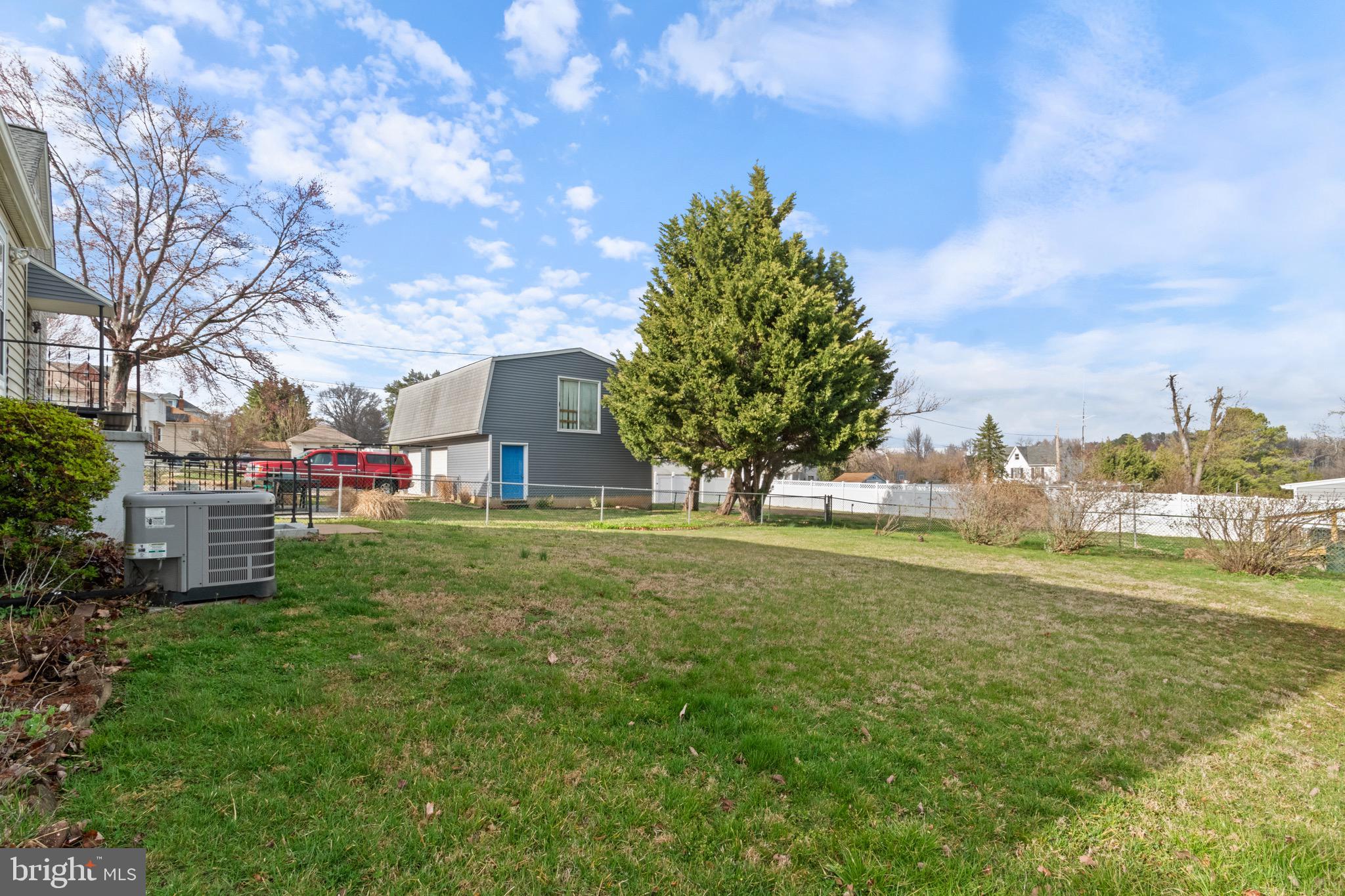 ROSELAND HEIGHTS - Residential