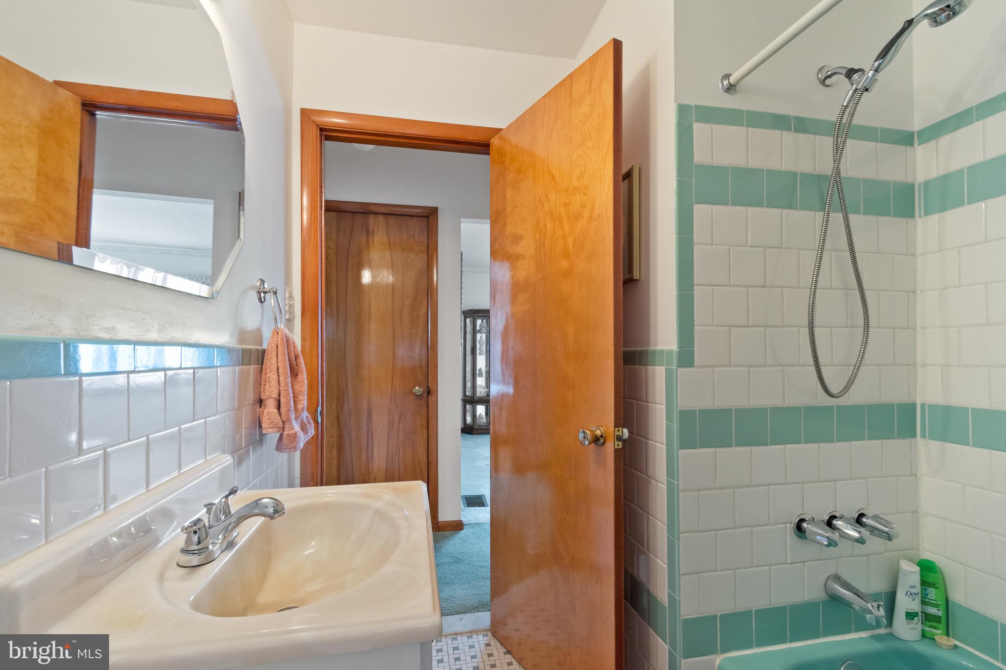 ROSELAND HEIGHTS - Residential