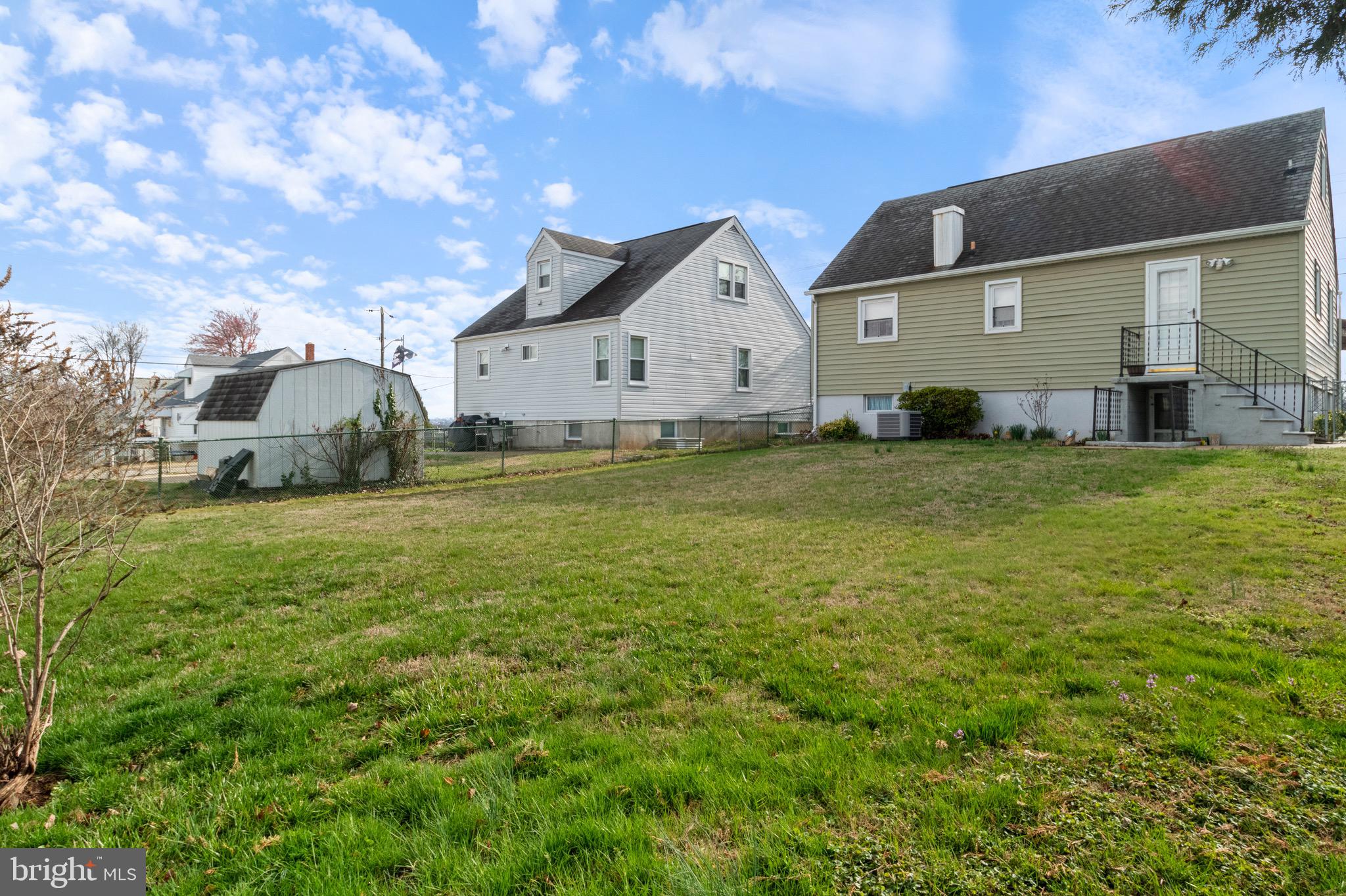 ROSELAND HEIGHTS - Residential