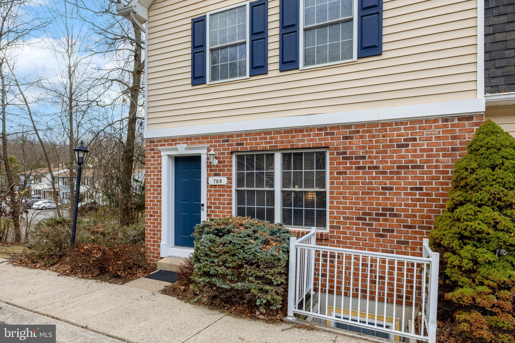 SIENNA WOODS - Residential