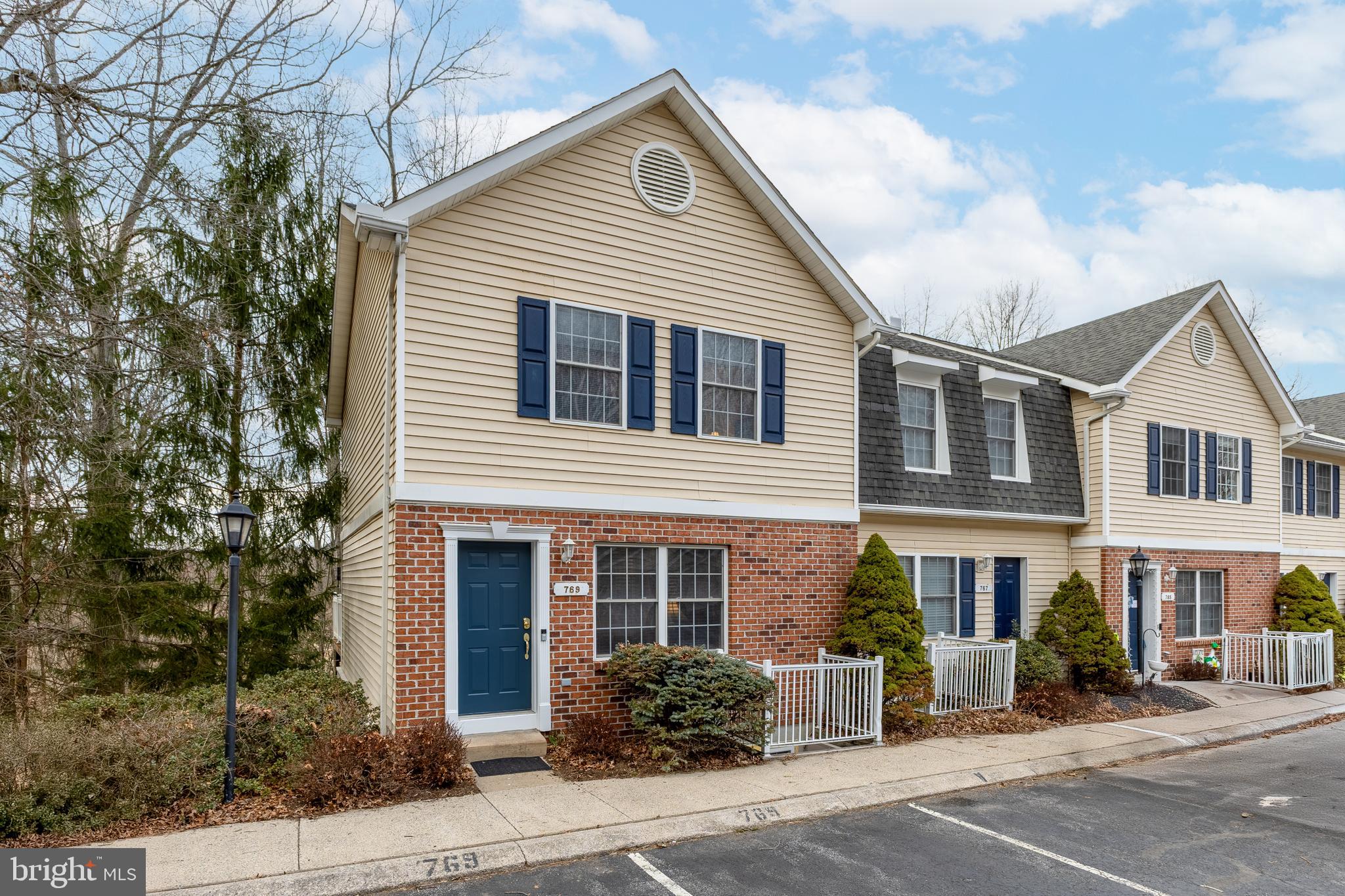 SIENNA WOODS - Residential