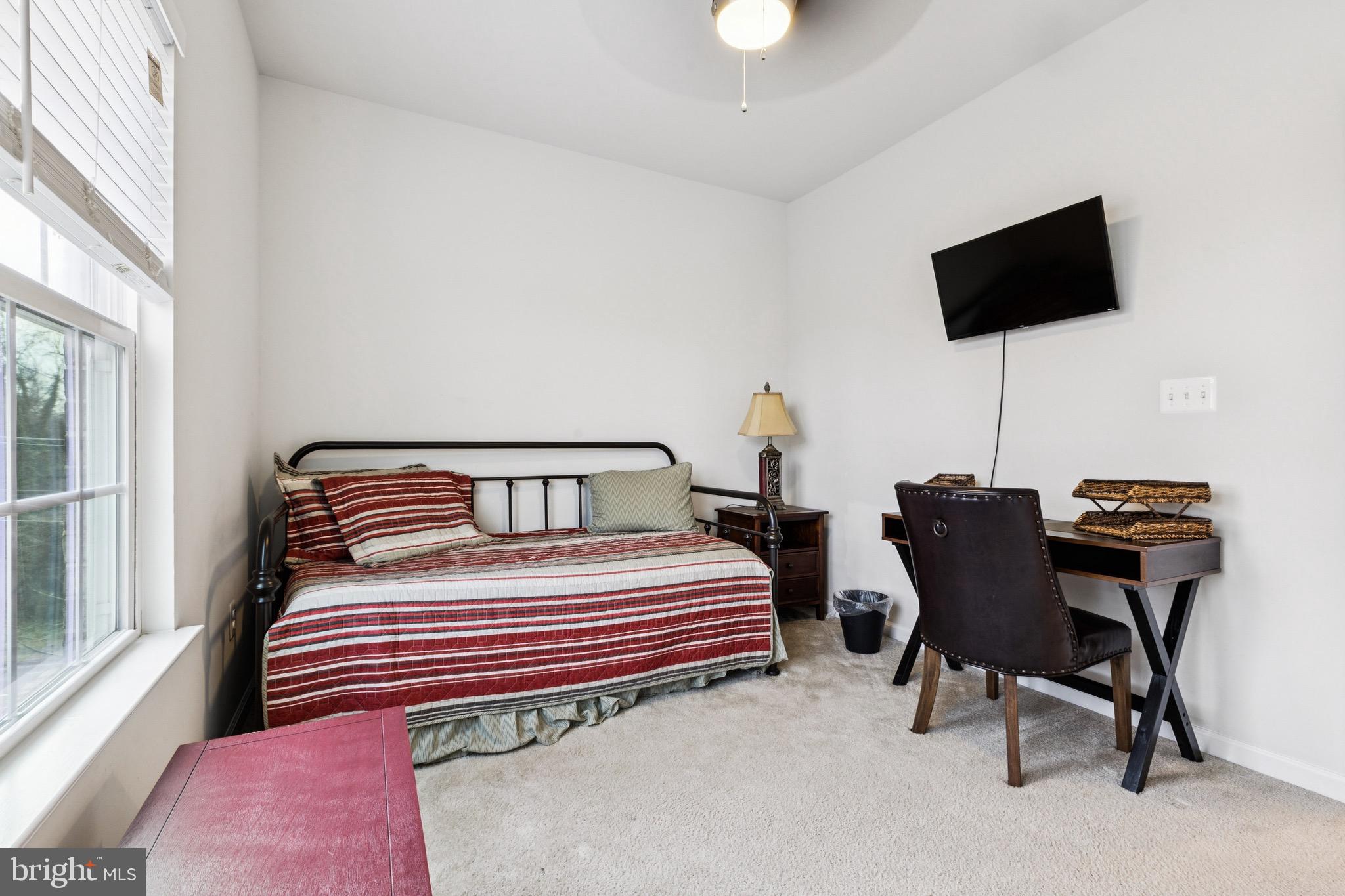 FEATHERSTONE STATION CONDOMINIUMS - Residential