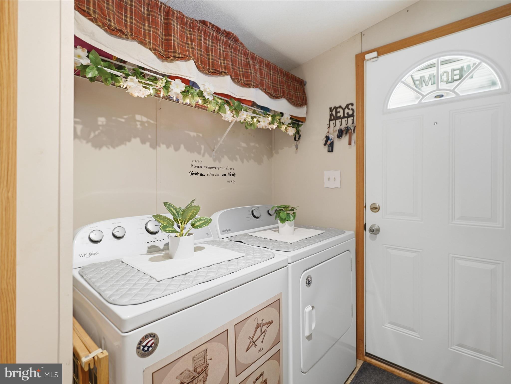 APPLEWAY - Residential