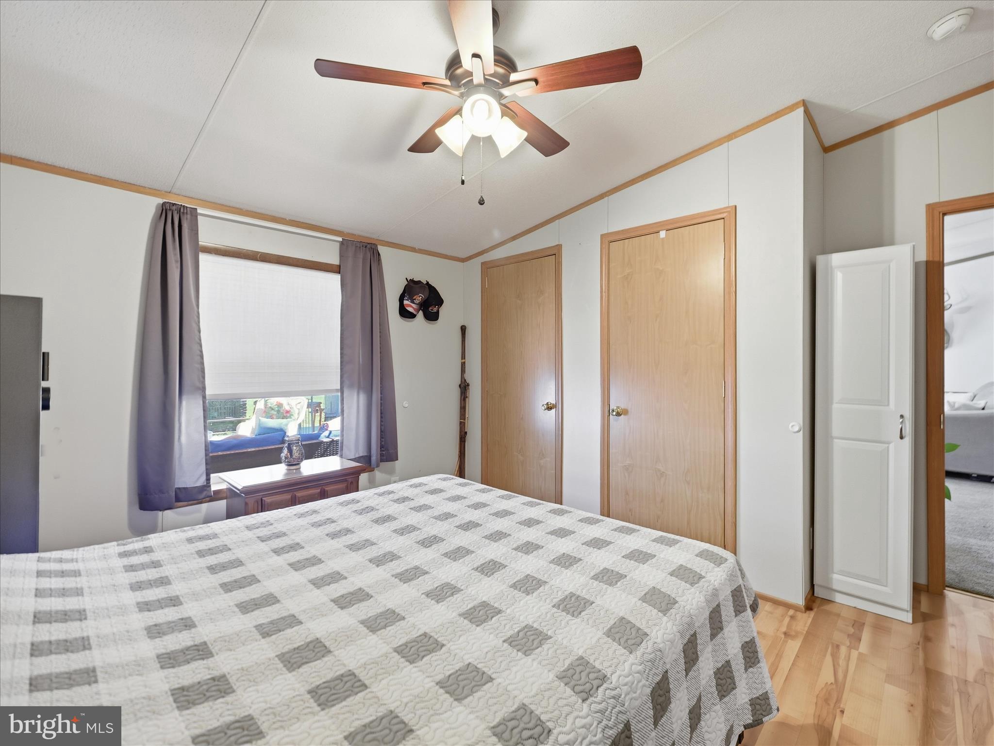 APPLEWAY - Residential