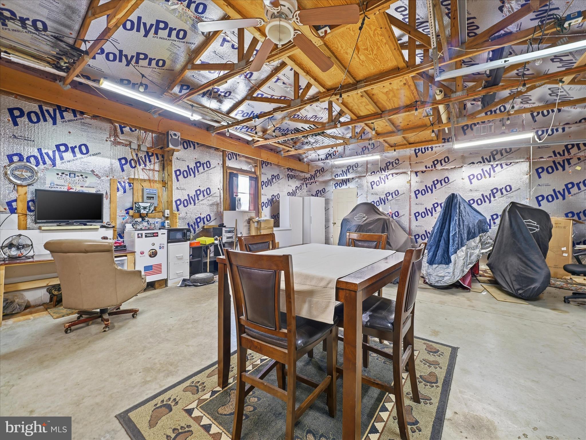 APPLEWAY - Residential