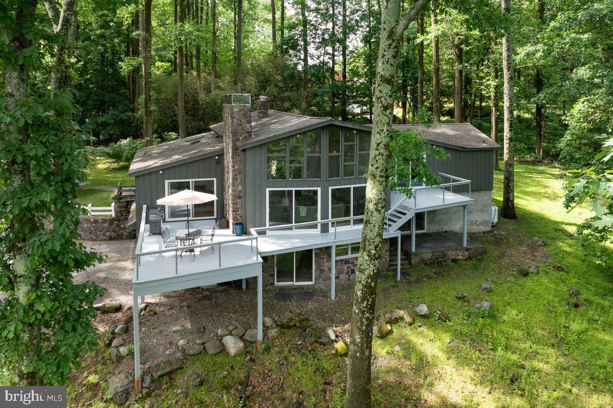SOLEBURY MOUNT EST - Residential