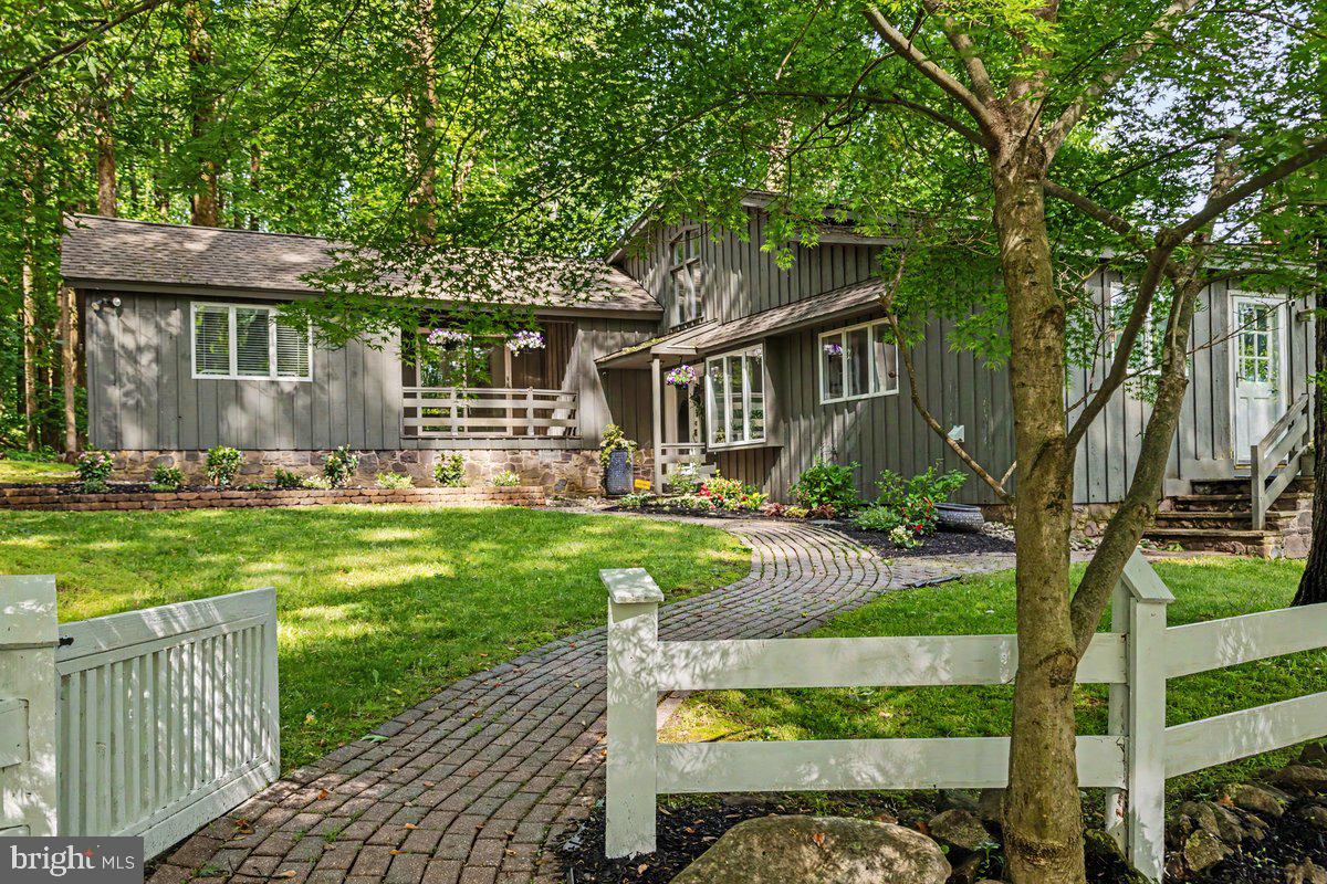 SOLEBURY MOUNT EST - Residential