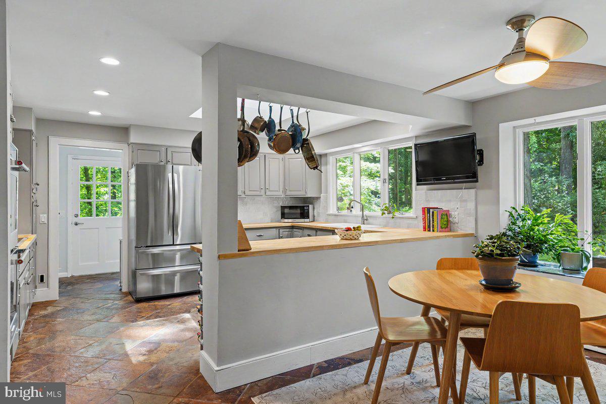 SOLEBURY MOUNT EST - Residential