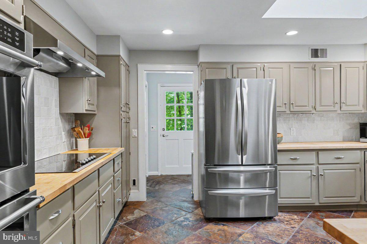 SOLEBURY MOUNT EST - Residential