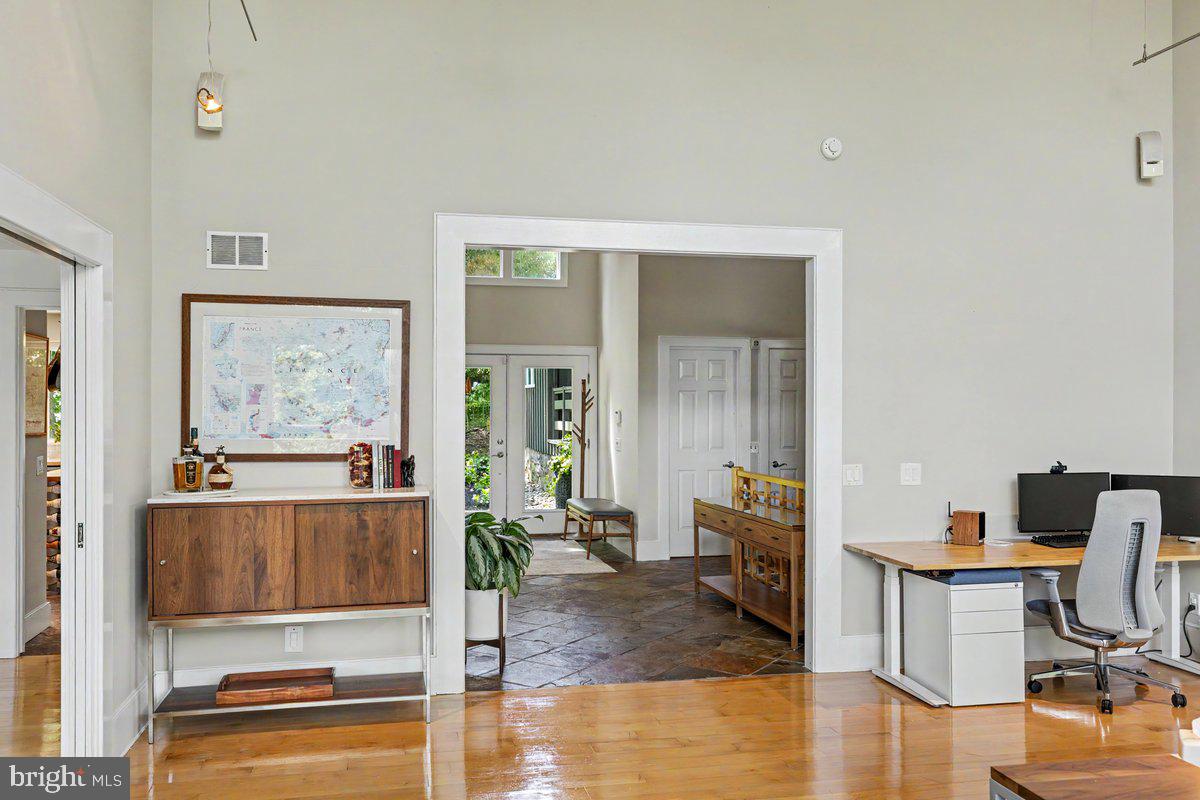 SOLEBURY MOUNT EST - Residential