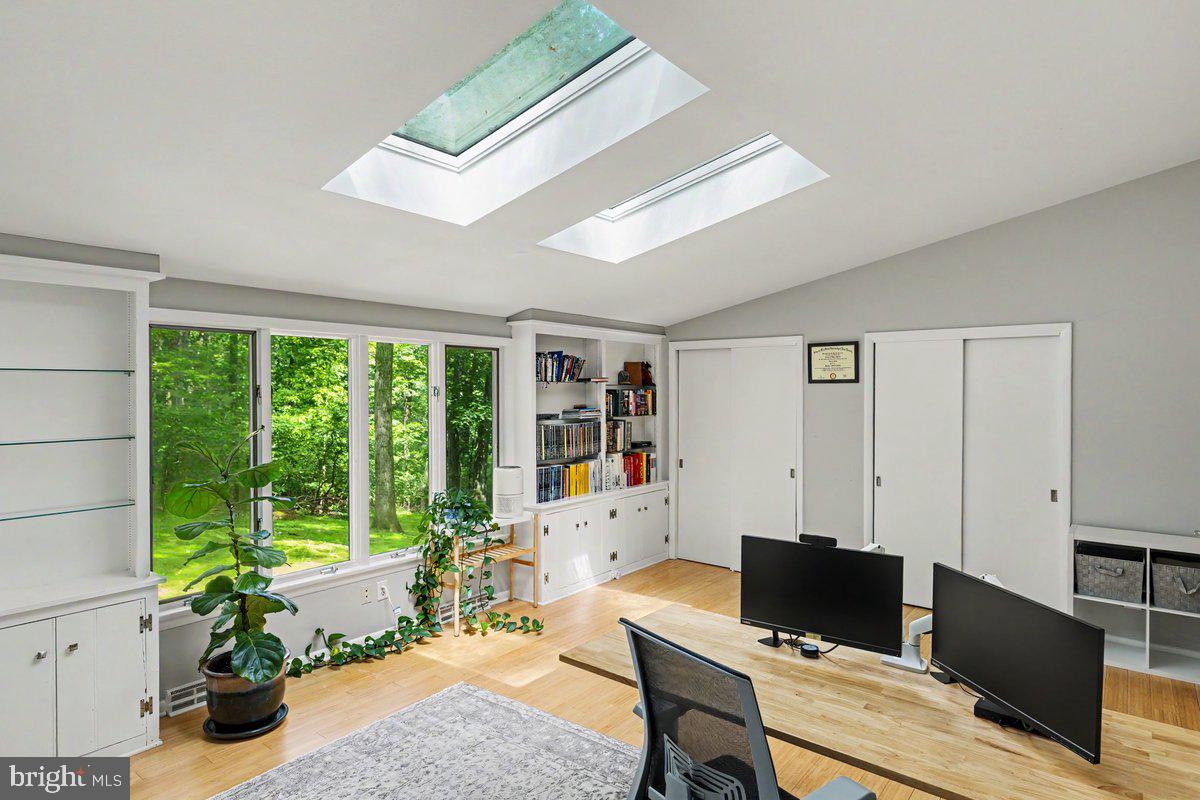 SOLEBURY MOUNT EST - Residential
