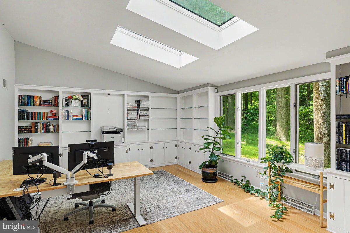 SOLEBURY MOUNT EST - Residential