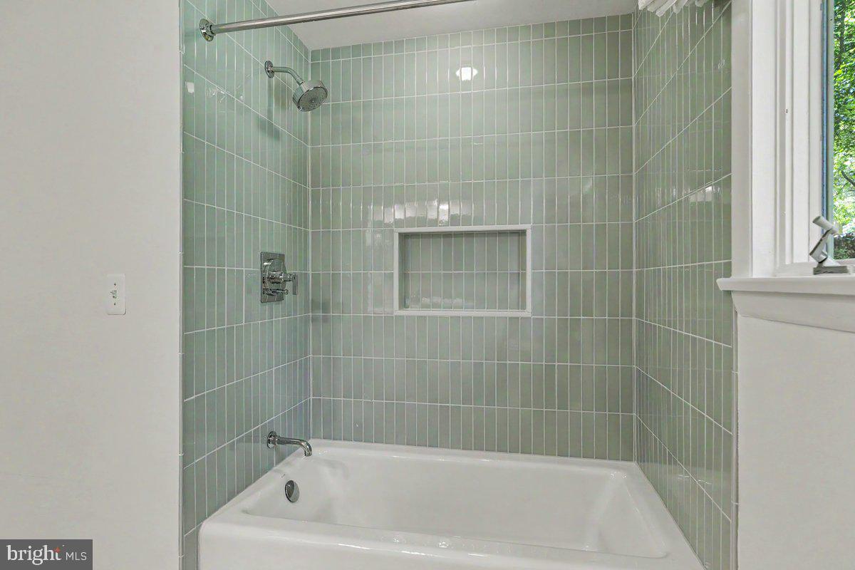 SOLEBURY MOUNT EST - Residential