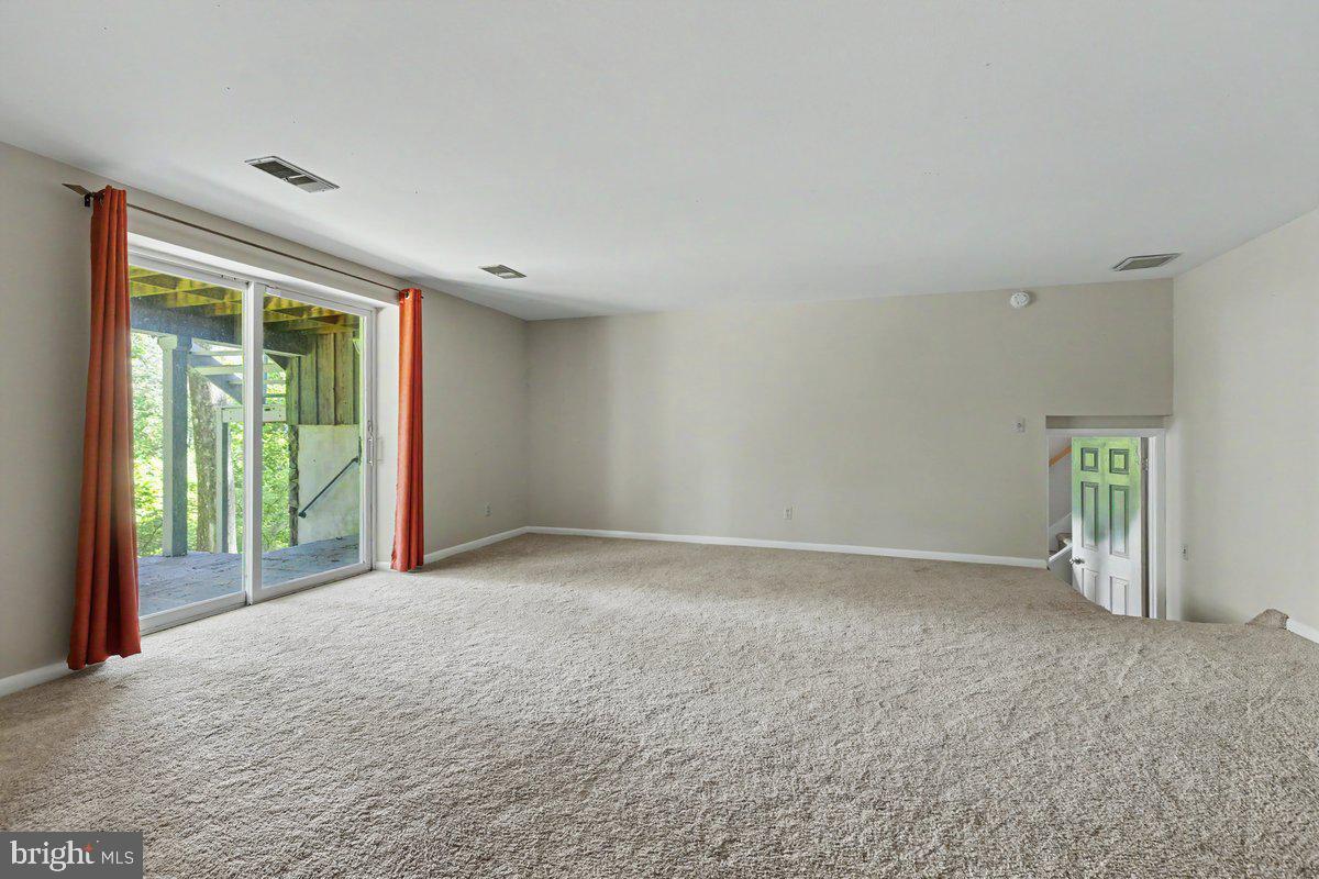SOLEBURY MOUNT EST - Residential