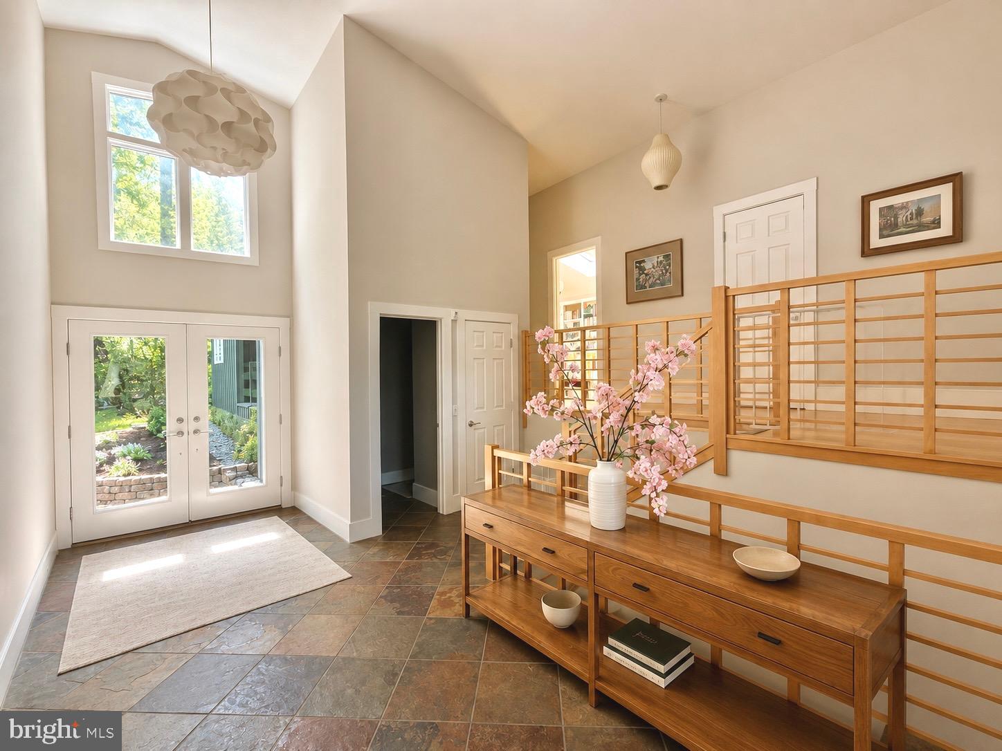 SOLEBURY MOUNT EST - Residential