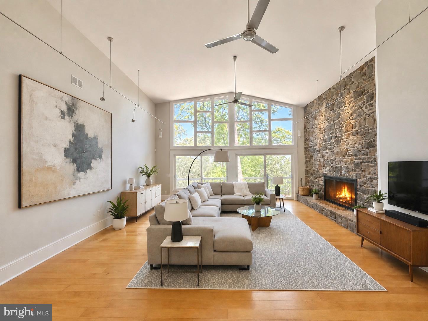 SOLEBURY MOUNT EST - Residential