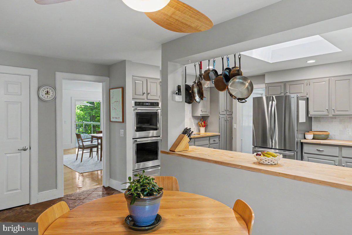 SOLEBURY MOUNT EST - Residential
