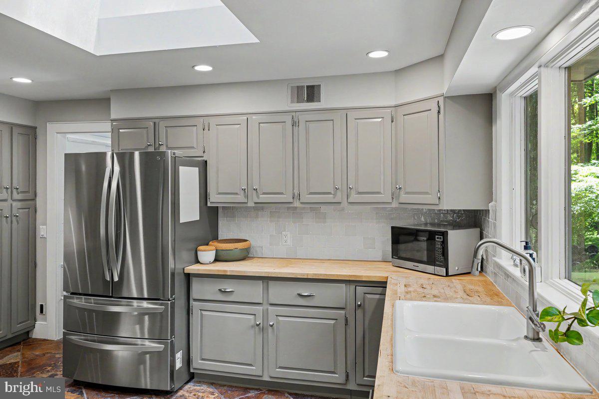 SOLEBURY MOUNT EST - Residential