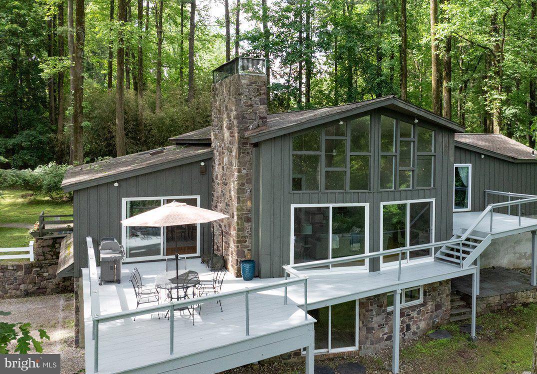SOLEBURY MOUNT EST - Residential