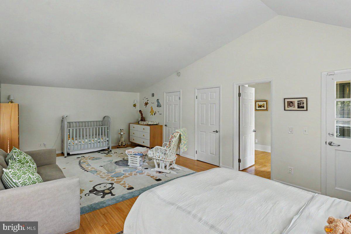 SOLEBURY MOUNT EST - Residential