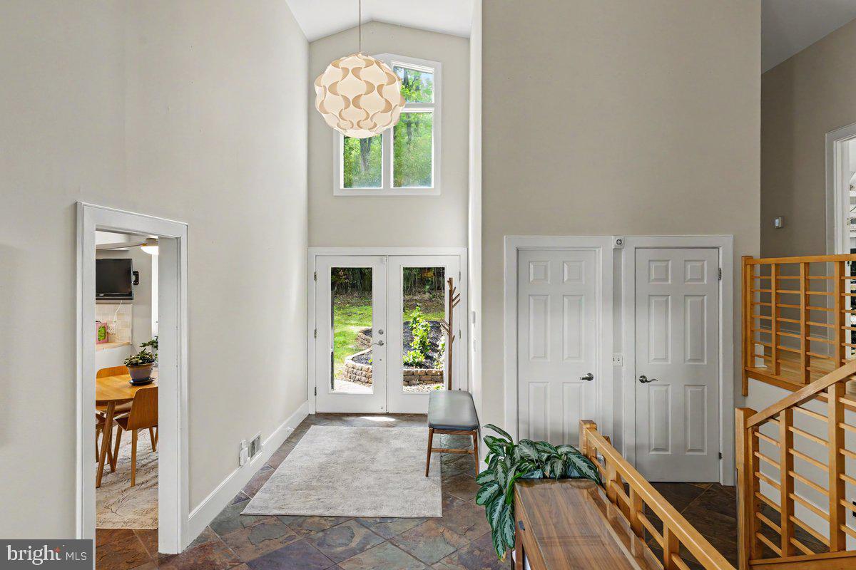 SOLEBURY MOUNT EST - Residential