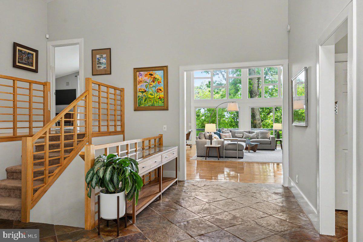 SOLEBURY MOUNT EST - Residential