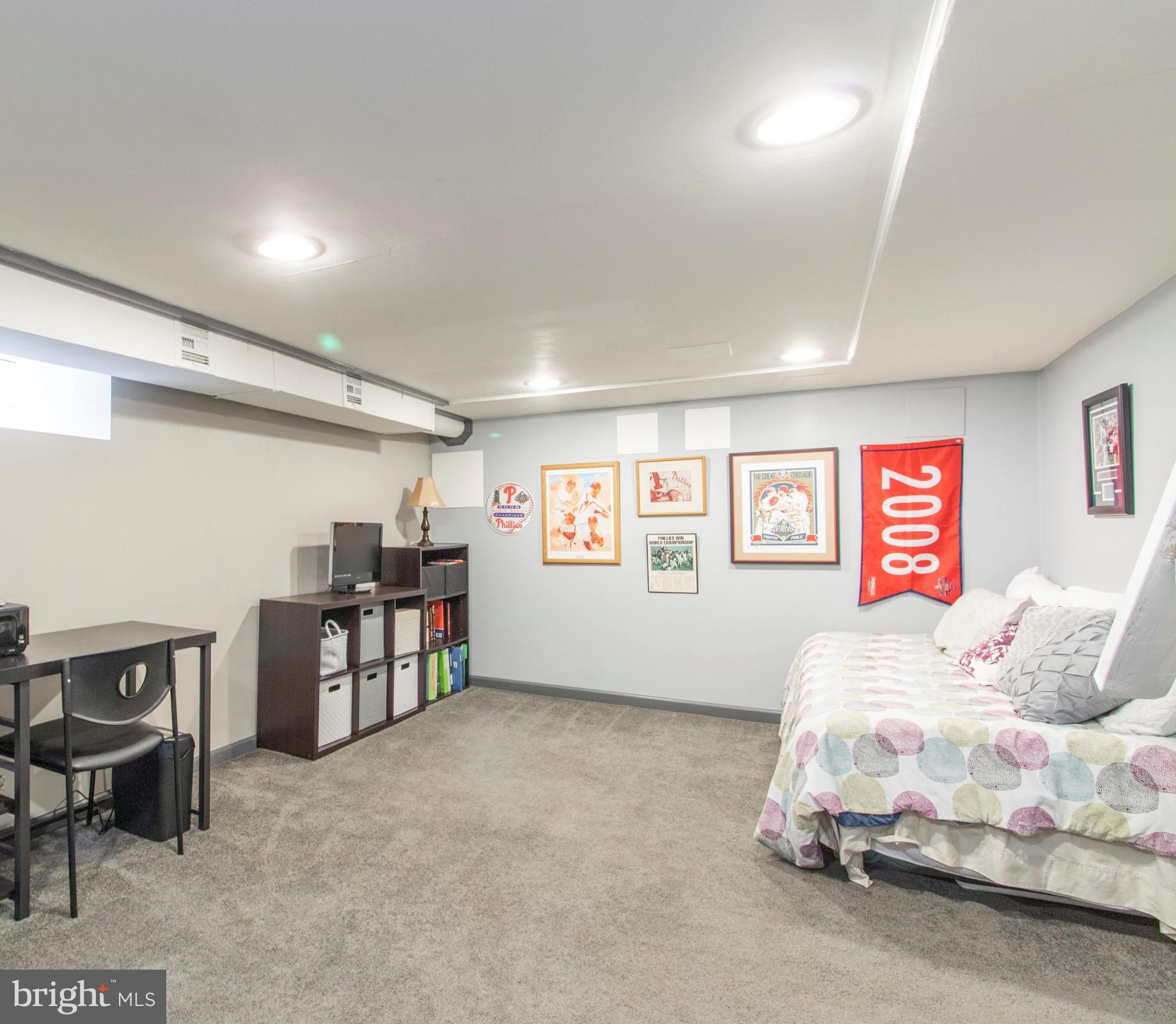 ROXBOROUGH - Residential