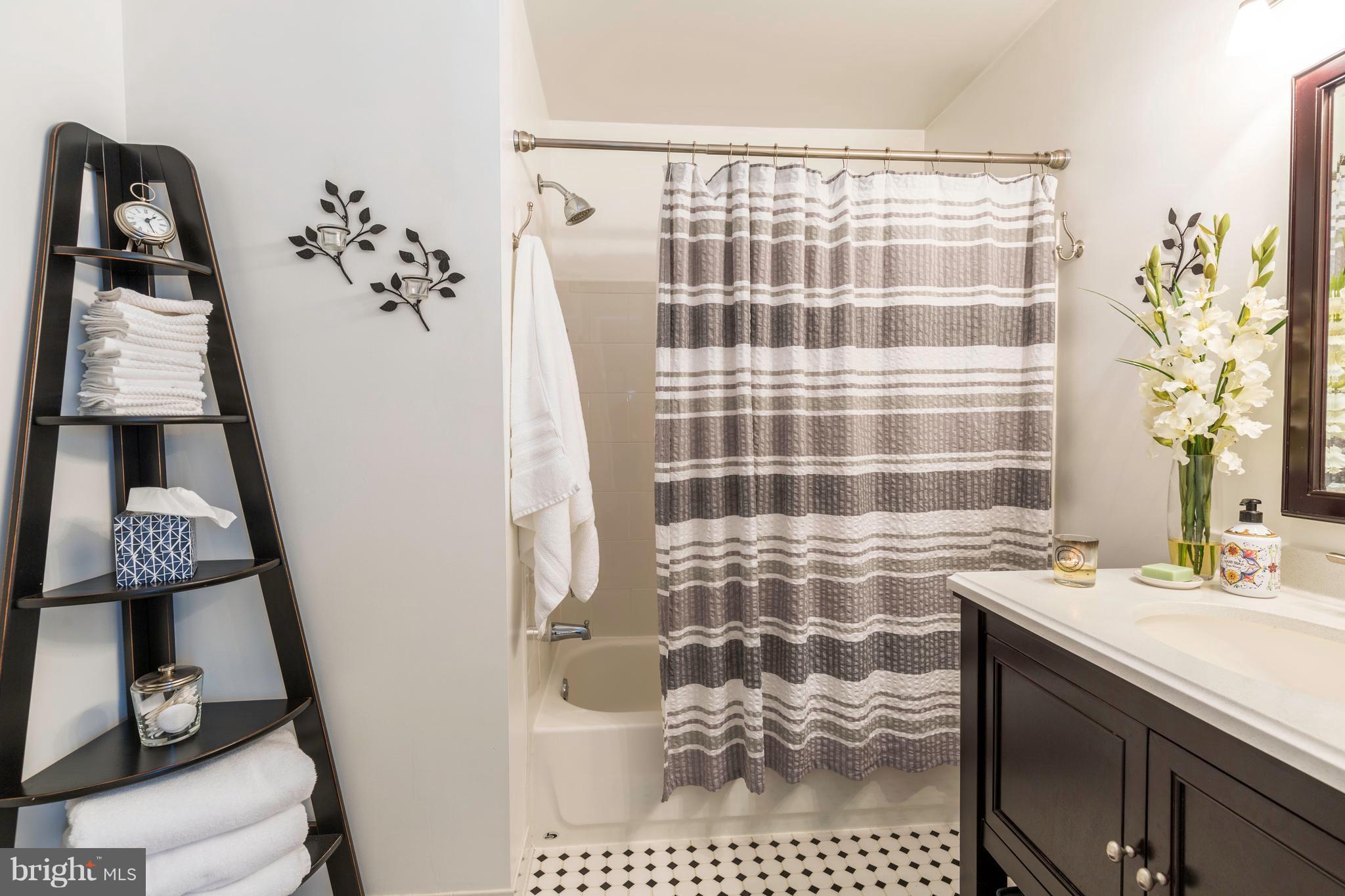 MARINERS LANDING - Residential